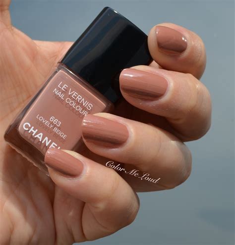 chanel le vernis perle blanche|chanel lovely beige nail polish.